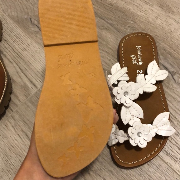 Stunning sandals - Picture 3 of 3